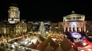 Фотогалерия: Празничният дух завладя Германия с коледните базари