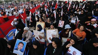 Полиция и протестиращи влязоха в сблъсъци в Бахрейн преди международен форум
