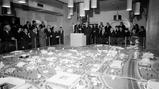 Фотогалерия: Изложението от 1964 г. и как Айзък Азимов "видя" 2014 г.
