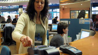 Очаква се ръст в безконтактните плащания с банкови карти