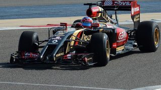 Новият <span class="highlight">болид</span> на "Лотус" дебютира на тестовете в Бахрейн
