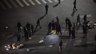 При нападения с нож на гара в Югозападен Китай са убити поне 27 души, над 100 са ранени