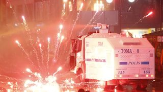 Протестите срещу корупцията във властта в Турция продължават