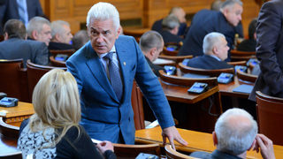 Абсурди в българския парламент