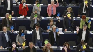 Евродепутатите няма да подкрепят търговското споразумение със САЩ, ако не спре шпионажът