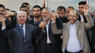 "Фатах" и "Хамас" обявиха <span class="highlight">помирение</span>, готвят коалиционно палестинско правителство