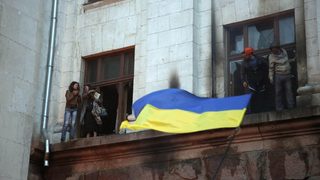 Насилието в Украйна подлага на риск сигурността и на газовите доставки към България, смята Вигенин