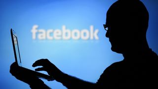 Американци звънят в полицията след вчерашния срив на Facebook