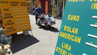 Евтини храни и пари от Русия принудиха Румъния да свали лихвите