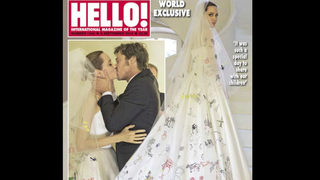 Сватбената рокля на Анджелина Джоли е покрита с рисунките на децата й