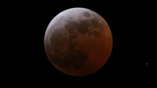 "Супер кървава луна" ще изгрее довечера за последен път до 2033 г.