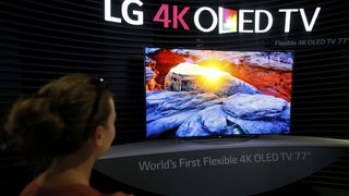LG залага на гъвкавите дисплеи за смартфони и автомобили