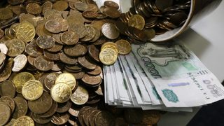 Доларът достигна нов исторически максимум от 55 рубли