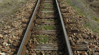 БДЖ спира 38 влака от понеделник, от февруари - още 90