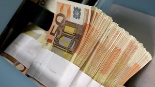 Фалшивите банкноти в еврозоната са се увеличили с 25% миналата година