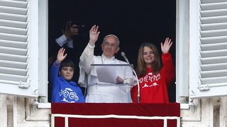 Папа Франциск призова бащите да участват повече в живота на децата си