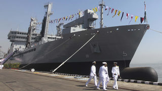 Индия ще инвестира 8 милиарда долара в бойни кораби