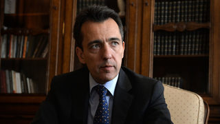 Френският посланик: Банка изчезна заради атаката на олигарх, а не заради работата на контролните органи