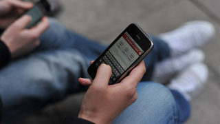 Потребителите се оплакват най-често от дефектни мобилни телефони