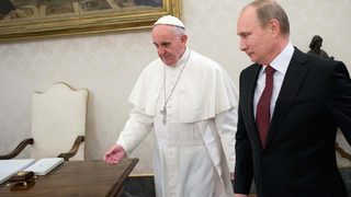 Путин пристига в Италия за срещи с папата, премиера и Берлускони