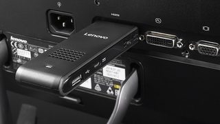 Lenovo помести цял компютър в корпуса на USB флаш памет