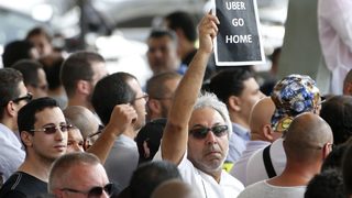 Вътрешният министър на Франция наложи забрана на Uber