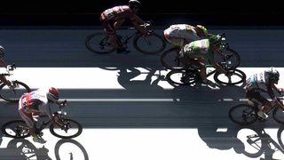 Британски ден на "Тур дьо Франс" - <span class="highlight">Кавендиш</span> пръв, а Фрум с жълтата фланелка
