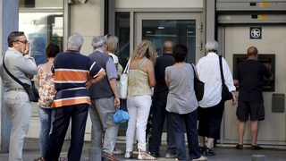 Мобилно приложение показва къде има заредени банкомати в Гърция