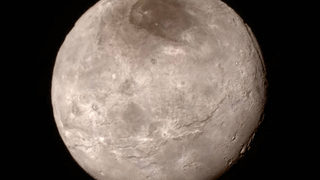 "Нови хоризонти" откри вода на <span class="highlight">Плутон</span> и показа луните на планетата