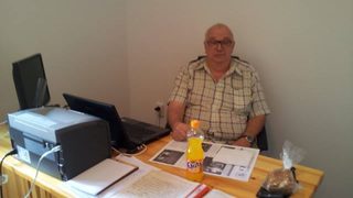 Белгиецът Лео Скулс продължава да търси решение за водата в Лещен, вече не окупира кметството