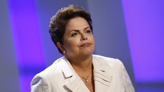 Бразилският Конгрес започна процедура по импийчмънт срещу Дилма Русеф