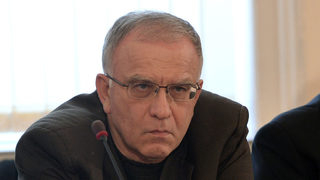 С професионални комисии ще се избегне хаосът по избори, смята Цветозар Томов
