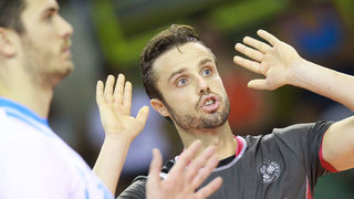 Салпаров спечели "българското" дерби в полуфиналите на световното клубно първенство