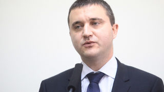 Горанов препоръча на полицаите да запазят самообладание и да не напускат