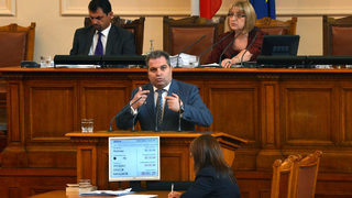 Гроздан Караджов подава оставка като председател на транспортната <span class="highlight">комисия</span> в парламента