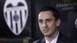 Невил раздал айпади на играчите на "Валенсия" заради езиковата бариера