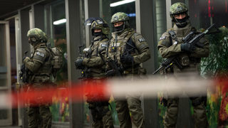 Фотогалерия: Две <span class="highlight">гари</span> в Мюнхен бяха евакуирани заради терористична заплаха