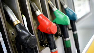 Борсовите цени на горивата у нас са спаднали с 2-4% през 2015 г.