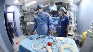 Лекари от Военна болница оперираха простреляния във Враца, стабилизират го