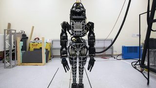 Видео: Как учените тестват уменията на новия робот Atlas