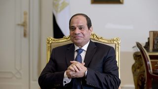 Поставен "между чука и наковалнята", Евросъюзът се сближава с Египет