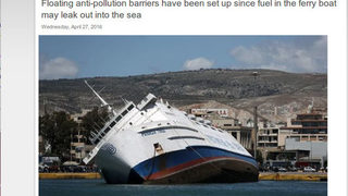 <span class="highlight">Водолази</span> се опитват да спрат замърсяване от аварирал ферибот край Пирея