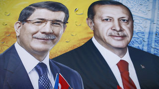 Пукнатини се отварят в тандема Ердоган - Давутоглу