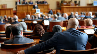 Следващите областни управители ще трябва да са магистри