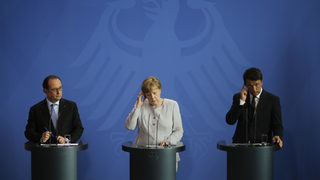 Меркел ще обсъди Брекзит с Ренци и <span class="highlight">Оланд</span> днес