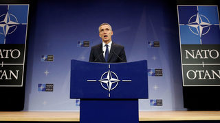 Европейците в НАТО започват заедно да купуват самолети и подводници