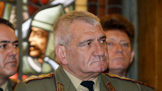 ГЕРБ призоваха президента да не подписва указа за назначаване на началник на отбраната
