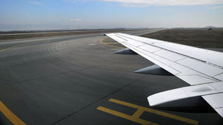 Пистата на най-малкото международно летище в България ще бъде удължена