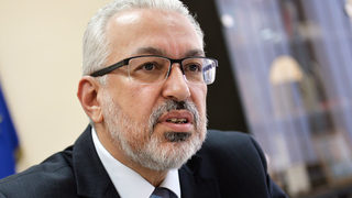 Семерджиев ще "освежава" бордовете на болниците с много дългове