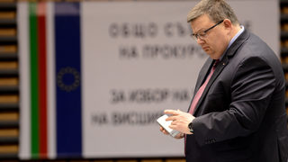 Предизборната поява на главния прокурор